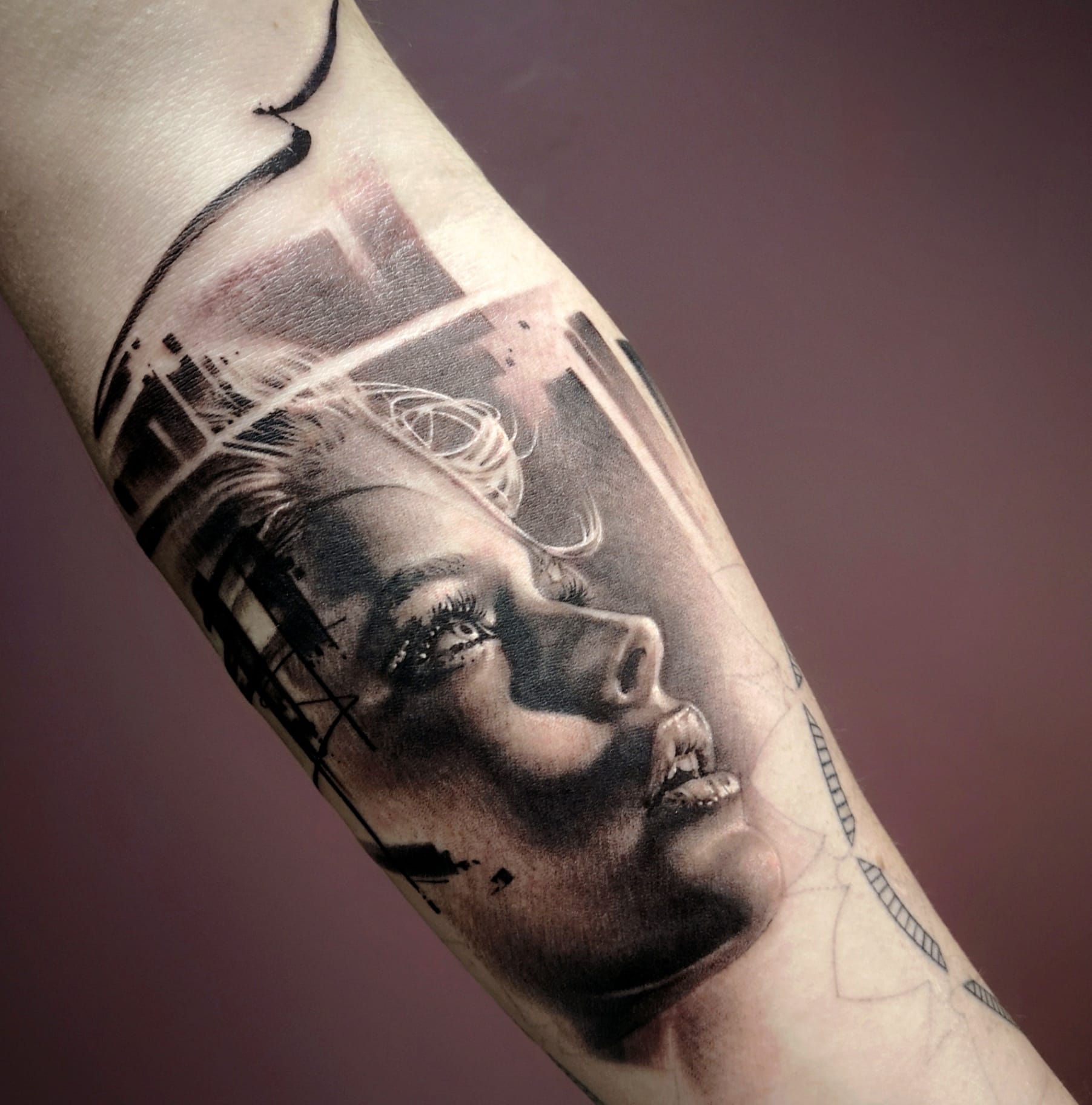 Realistic tattoo details and shadows Oslo