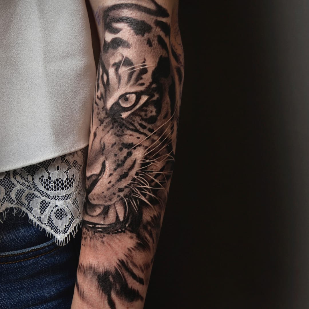 Black and grey tattoo tiger